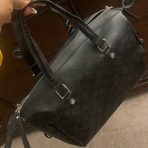 Med Black W/ Gray Logo Bag w/ Crossbody